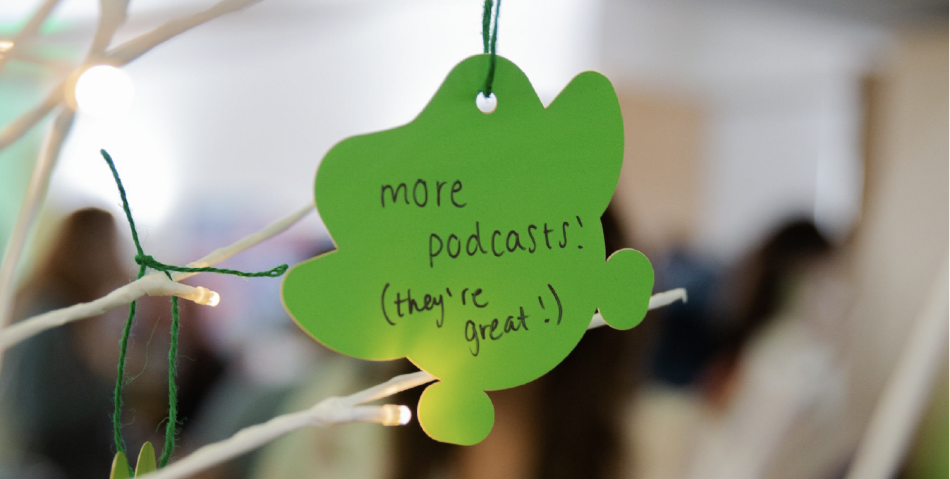 Hanging Duo-shaped feedback leaf